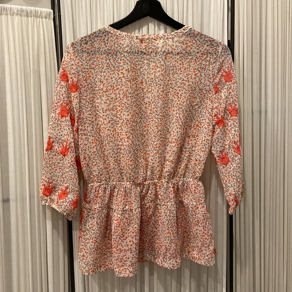 EUC Guess Three-Quarter Sleeve Peasant Top - Size Small - Picture 3 of 4